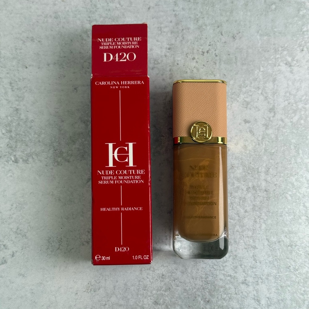 Carolina Herrera Nude Couture Serum Foundation D420